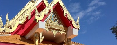 Wat Mongkolratanaram Buddhist Temple is one of Best Food in Town.