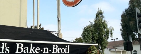 Jongewaard's Bake N Broil is one of สถานที่ที่บันทึกไว้ของ Ben.