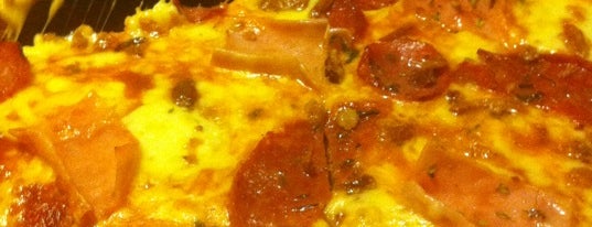 Pizzería La Linterna is one of Karlaさんのお気に入りスポット.