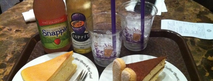 The Coffee Bean & Tea Leaf is one of Nice Cafe' and Sweet Bakery!!.
