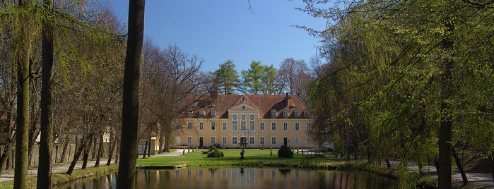 Barockschloss Oberlichtenau is one of Burgen und Schlösser.