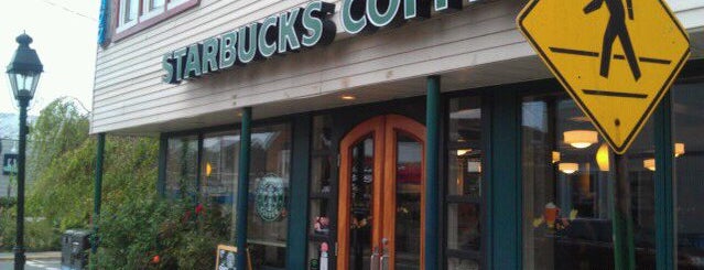 Starbucks is one of Tempat yang Disimpan Christie.