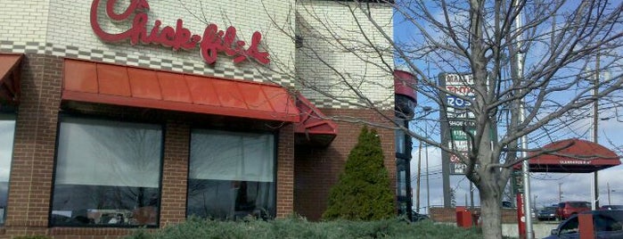 Chick-fil-A is one of สถานที่ที่ Danny ถูกใจ.