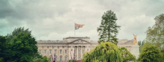 St James's Park is one of London Favorites.