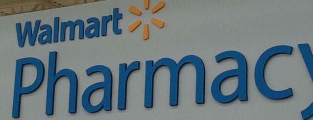 Walmart Supercenter is one of สถานที่ที่ Esther ถูกใจ.