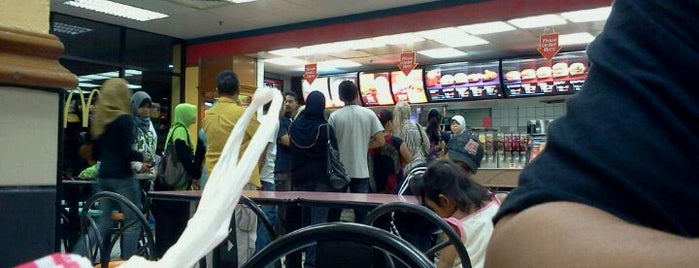 McDonald's is one of Tempat yang Disukai ꌅꁲꉣꂑꌚꁴꁲ꒒.