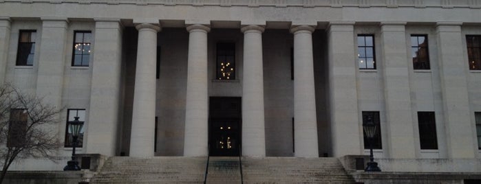 Ohio Statehouse is one of United States Capitols.