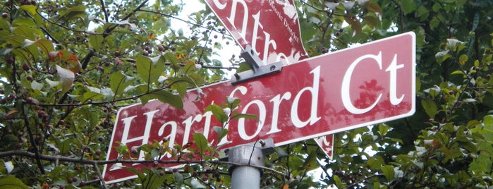 Hartford Court is one of Montrose Park Landmarks.
