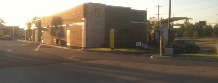 McDonald's is one of Lieux qui ont plu à Plwm.