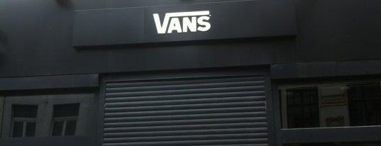 Vans Store is one of Orte, die Figen gefallen.