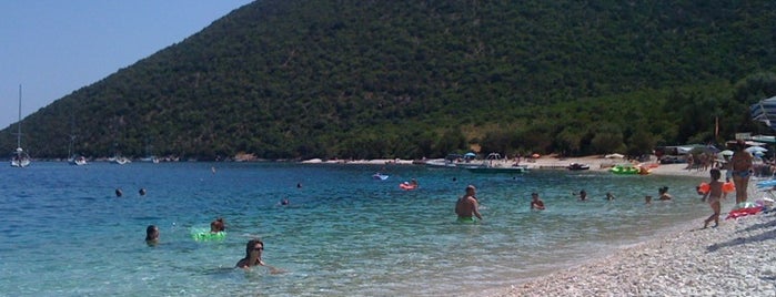 Antisamos Beach is one of Κεφαλονιά.