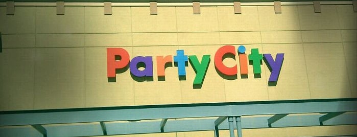 Party City is one of Orte, die Noemi gefallen.