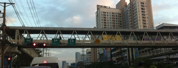 Ratchada-Sutthisan Intersection is one of TH-BKK-Intersection-temp1.