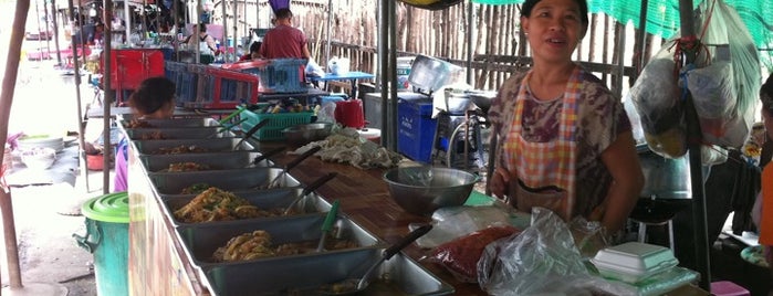 ร้านอาหารเจ หน้าอสมท. is one of Vegetarian Bangkok.