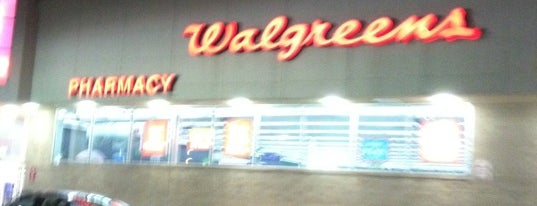 Walgreens is one of Lieux qui ont plu à Zachary.