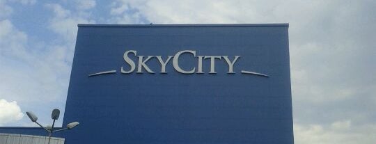 Sky City Mall is one of Lieux qui ont plu à Madlen.