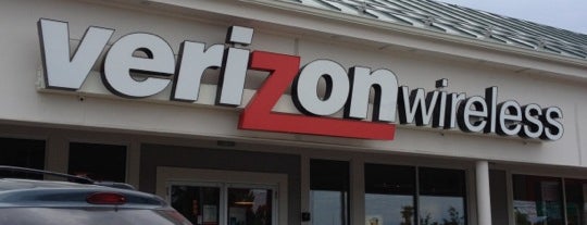 Verizon is one of สถานที่ที่ Scott ถูกใจ.