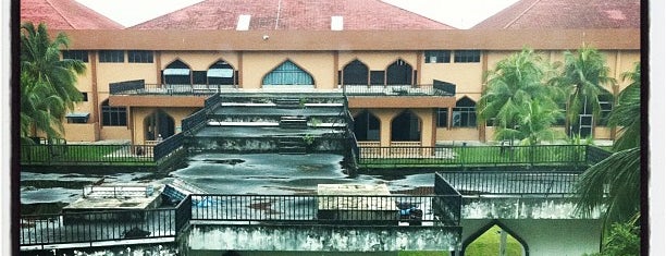 Masjid Jamek Sri Petaling (مسجد جاميق سري ڤتاليڠ) is one of Masjid & Surau.