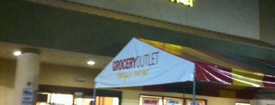 Grocery Outlet is one of Jen 님이 좋아한 장소.