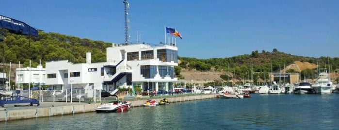 Club Nautico De Oropesa Del Mar is one of Tempat yang Disukai Princesa.