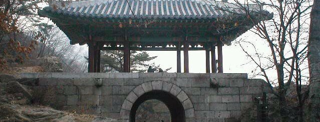 Jungseongmun is one of Samgaksan Hike.