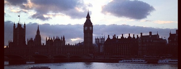 Big Ben (Torre Elisabeth) is one of London.