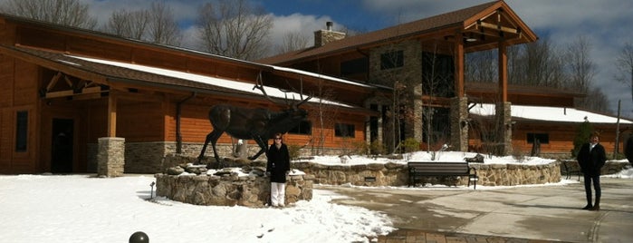 Elk Country Visitor Center is one of Orte, die Ken gefallen.