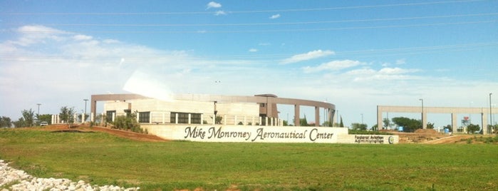 Mike Monroney Aeronautical Center is one of สถานที่ที่ Jay ถูกใจ.