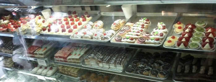 Circo's Pastry Shop is one of Locais curtidos por P..