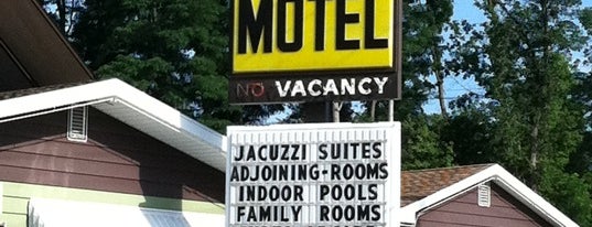 Black Hawk Motel is one of Tempat yang Disukai nemo.
