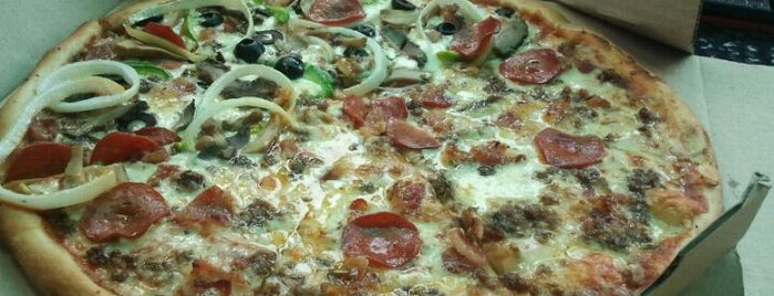 Sandy's Pizza is one of Must-visit in San Juan.