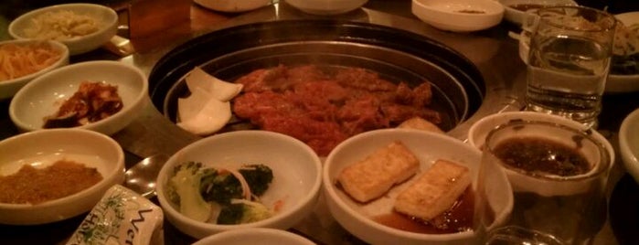 Kang Suh 강서회관 is one of Late Night / 24 Hr Food.