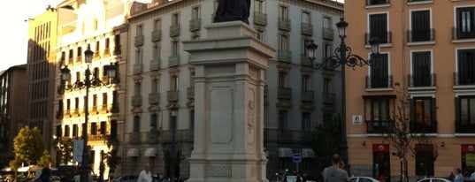 Plaza de Isabel II is one of Madrid Place I visited.