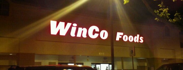 WinCo Foods is one of Tempat yang Disukai Artemio Silva Jr /.