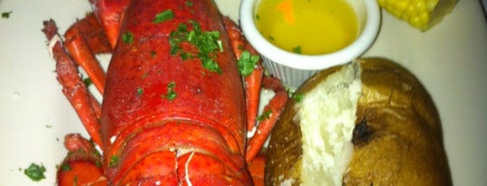 Lefty's Lobster and Chowder House is one of Tempat yang Disukai Debbie.