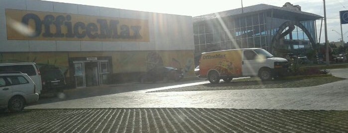 Office Max is one of Tempat yang Disukai Marianita.