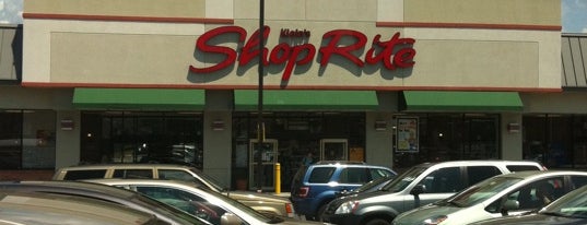 Klein's Shop Rite is one of Lugares favoritos de Eric.