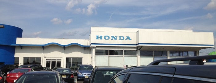 Planet Honda is one of สถานที่ที่ Tyrell ถูกใจ.