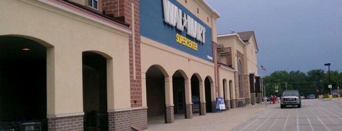 Walmart Supercenter is one of Locais curtidos por Shyloh.