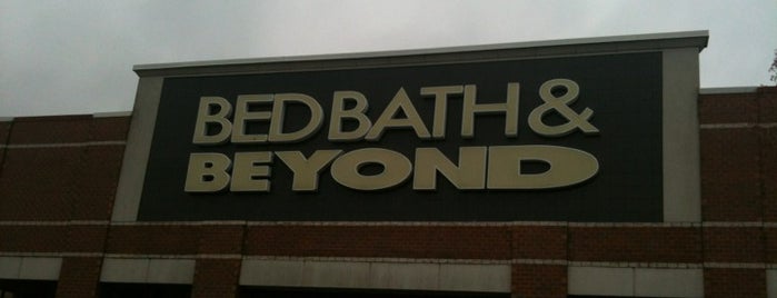 Bed Bath & Beyond is one of สถานที่ที่ Mike ถูกใจ.