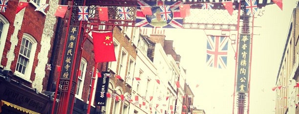 Chinatown is one of Summer in London/été à Londres.