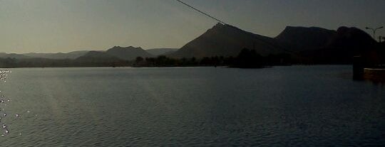 Fatehsagar Lake is one of Places to visit in Udaipur.