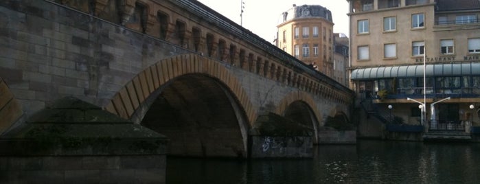 Moyen Pont is one of Metz.