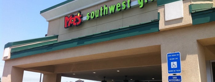 Moe's Southwest Grill is one of Lugares favoritos de Michelle.