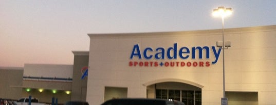 Academy Sports + Outdoors is one of Locais curtidos por Veronica.