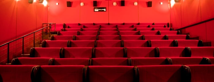Кинотеатр «Бульвар» is one of Lieux qui ont plu à Андрей.