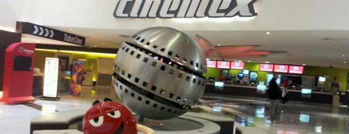 Cinemex is one of Alejandroさんのお気に入りスポット.