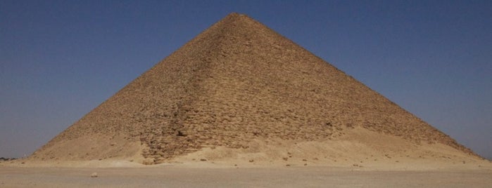 Red Pyramid of Sneferu is one of Egipto.