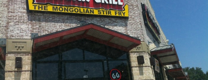 Genghis Grill is one of Locais curtidos por Kaleem.