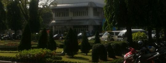 Bangkhen District Office is one of Office and Government.
